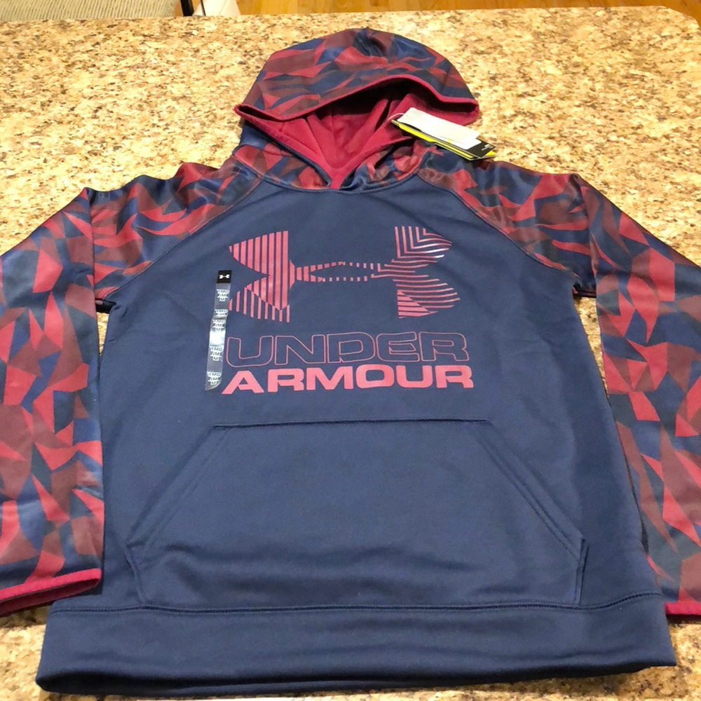 NWT Boys under Armour sweatshirt